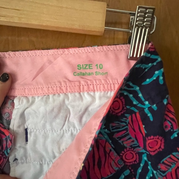 Lilly Pulitzer Callahan Short in Jammin Fish Size 10 - Picture 4 of 6